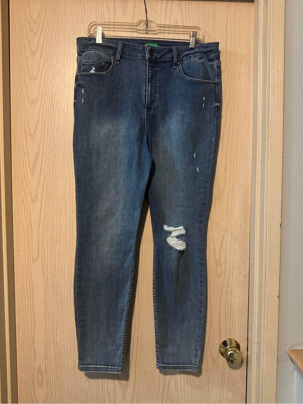Dip Medium Blue Wash Lightly Distressed Skinny Jeans size 15 Juniors